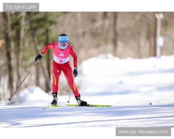 滑雪队完成技术动作纠偏课程，落地稳定性更好