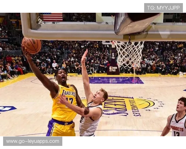 东契奇狂砍29+11+10助攻领衔湖人三连胜，里夫斯26+11火力全开，nba东契奇集锦