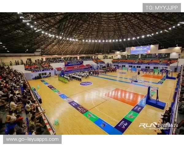 篮球场边广告系统升级提升商业价值，篮球比赛广告位